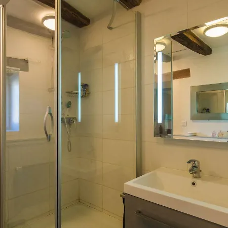 Cosy Holiday In With Private Pool بيت للعطل
